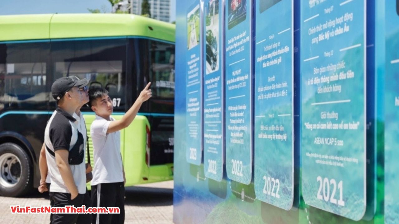 “VinFast - Vì tương lai xanh” kể câu chuyện về hành trình kỳ tích của hãng xe thuần điện đầu tiên tại Việt Nam.